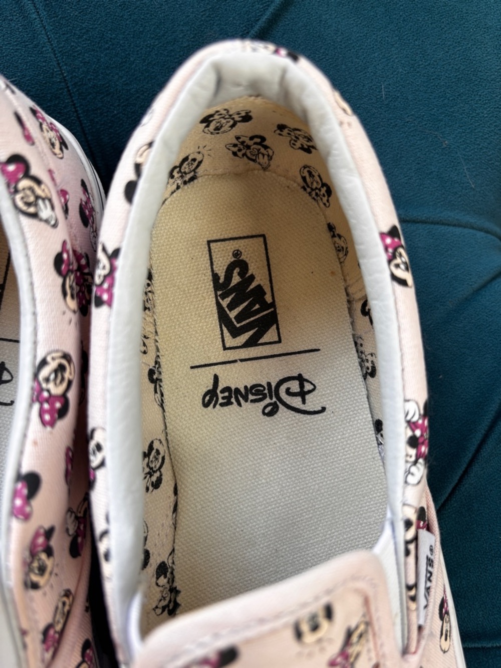 Minnie Mouse Vans Slip Ons Size 7 Kids/8.5 Womens EUC Pink White Disney - Picture 4 of 9